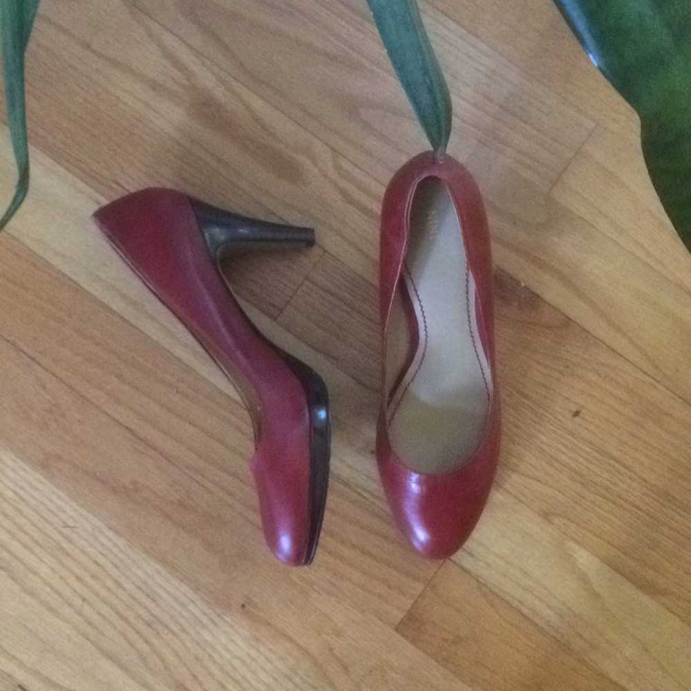 Nine West red leather pumps